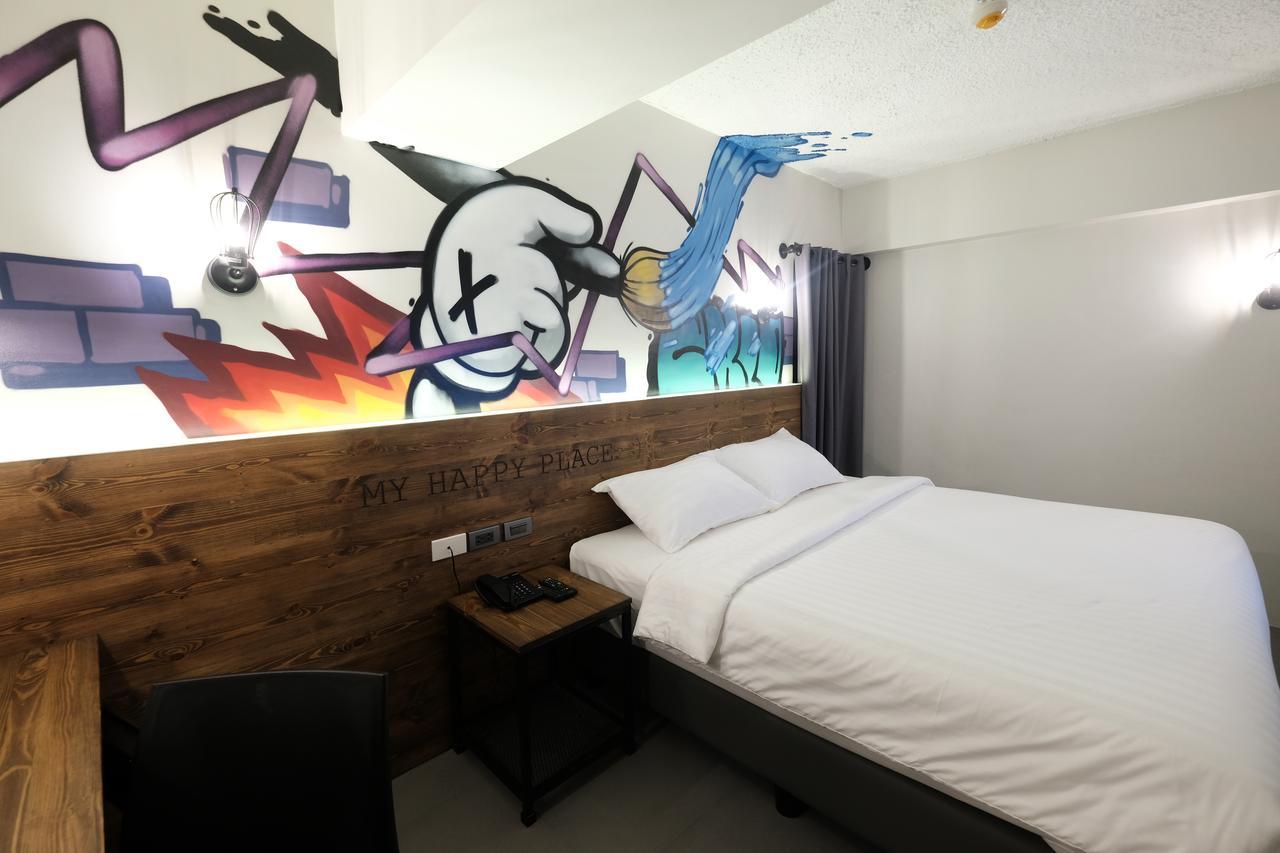 U Hotels Makati Makati City Bagian luar foto