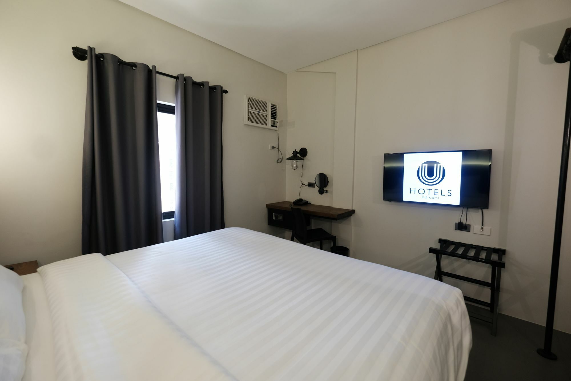 U Hotels Makati Makati City Bagian luar foto
