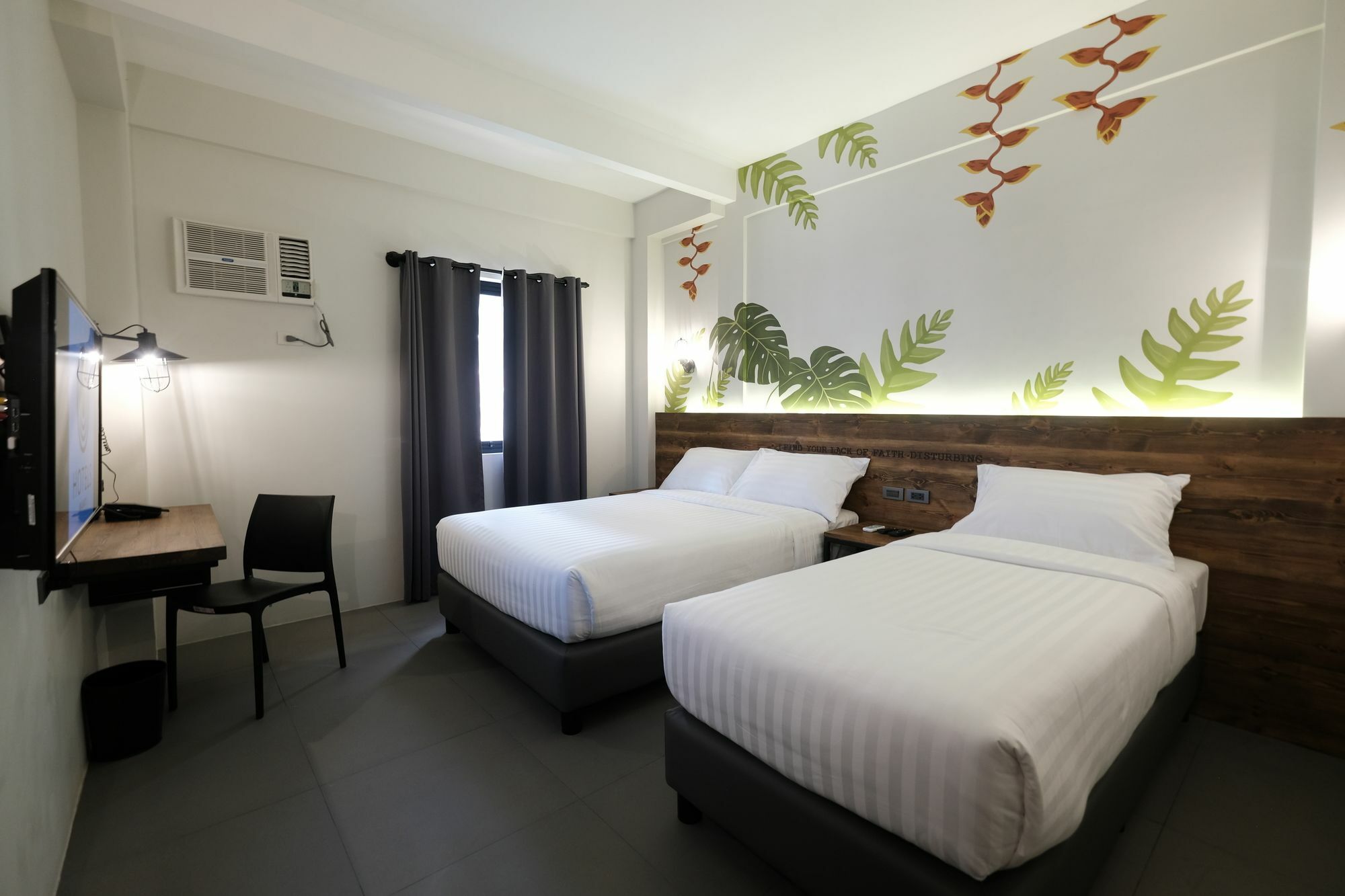 U Hotels Makati Makati City Bagian luar foto