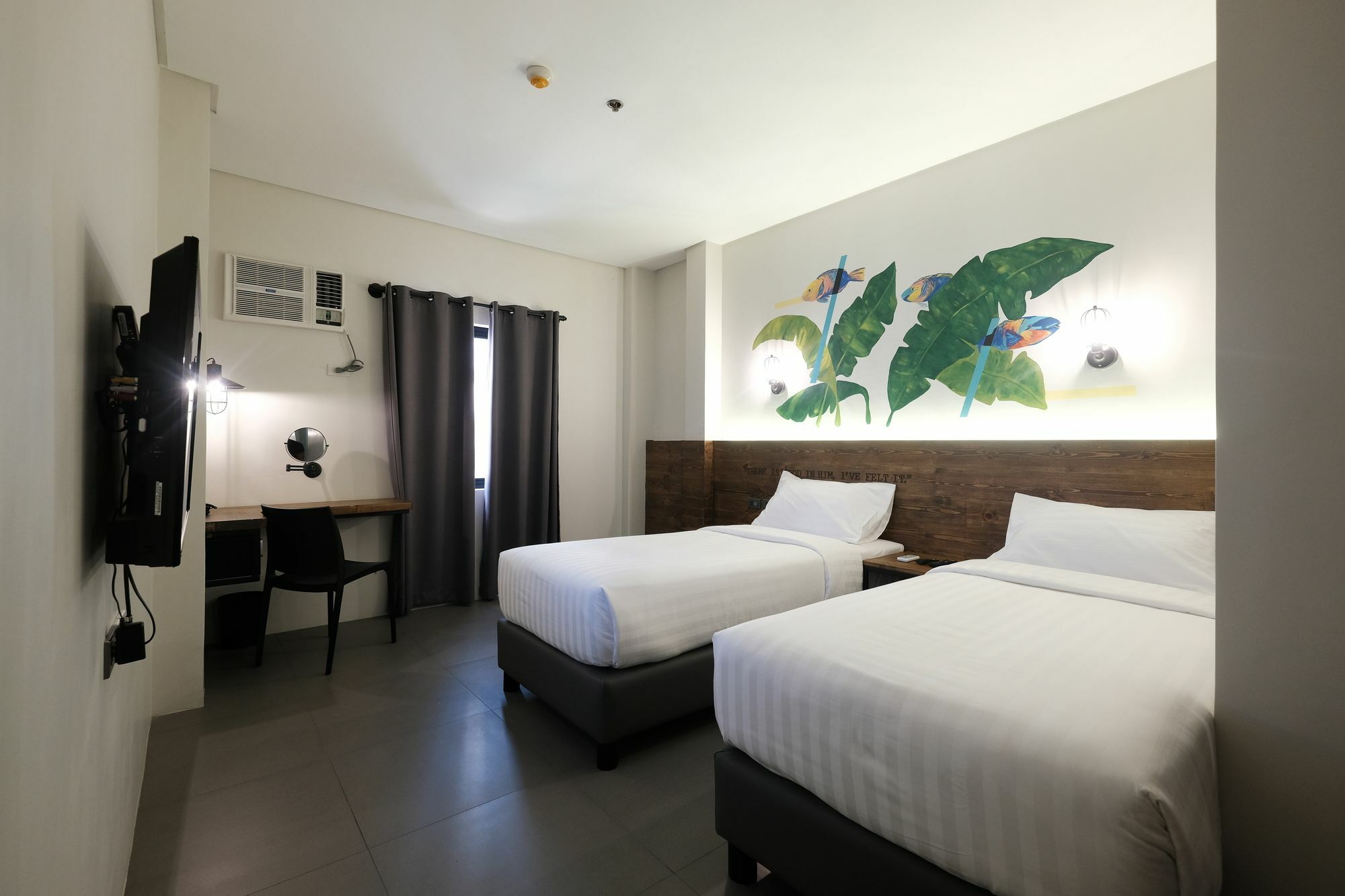 U Hotels Makati Makati City Bagian luar foto