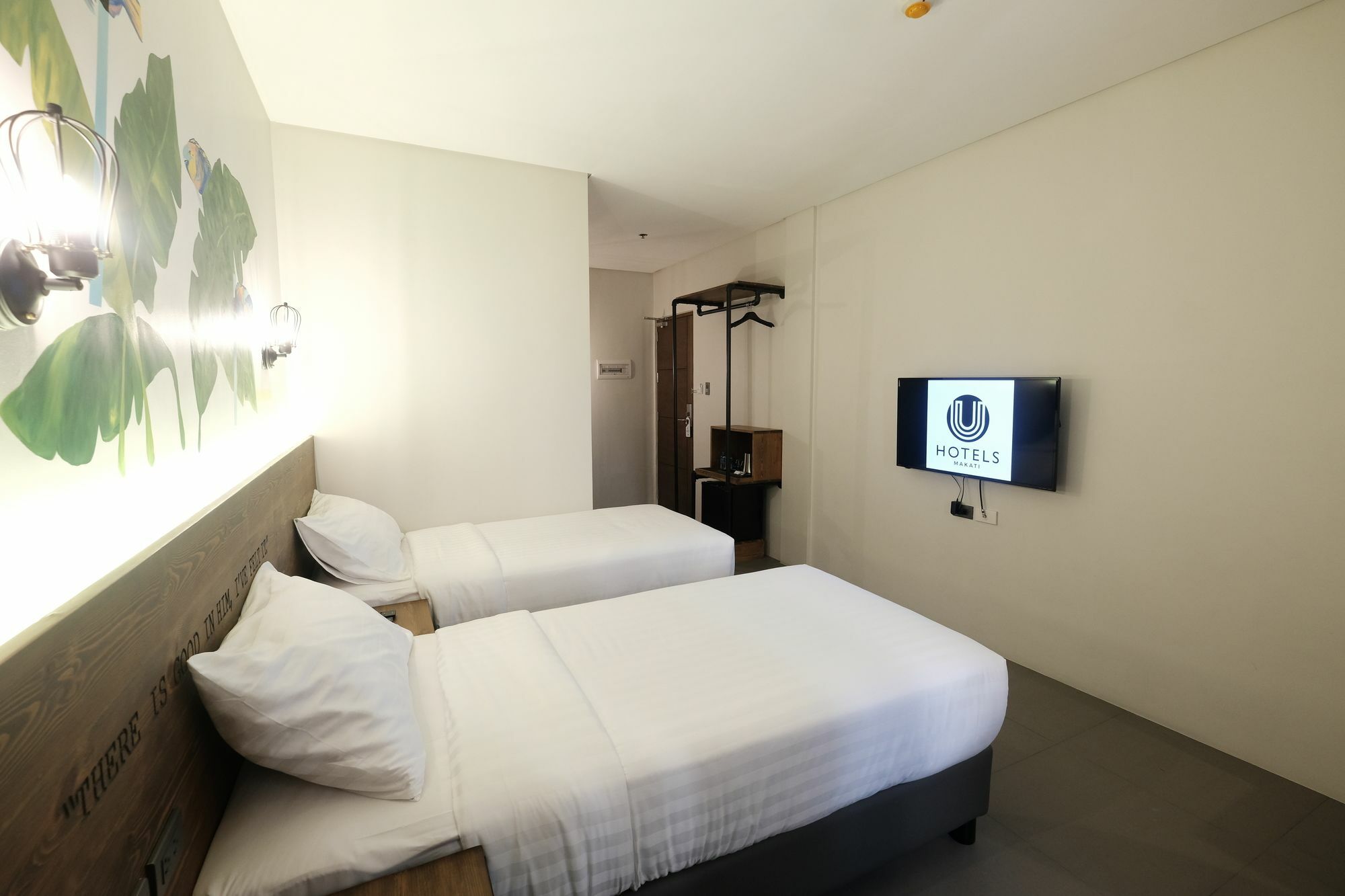 U Hotels Makati Makati City Bagian luar foto