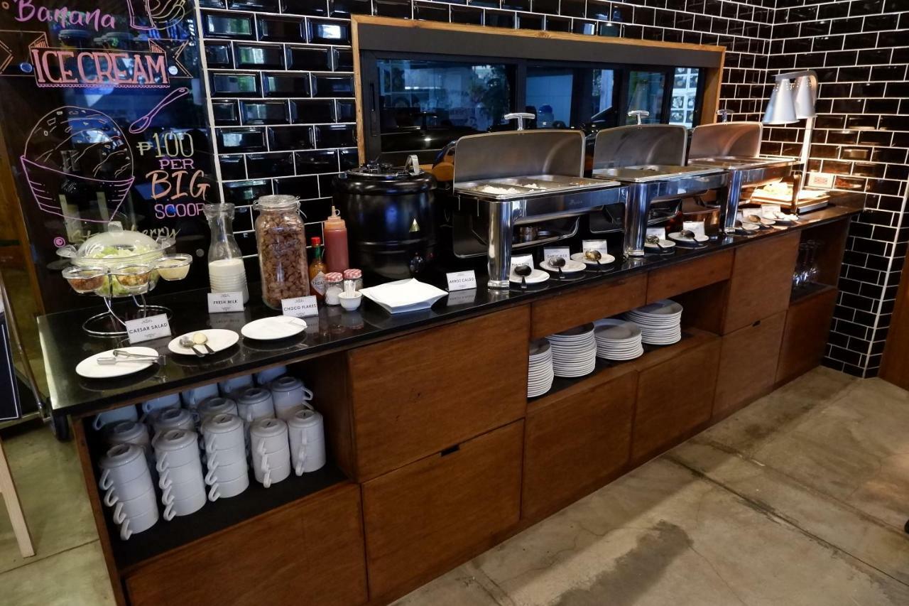 U Hotels Makati Makati City Bagian luar foto